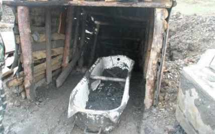 На Донеччині дістали тіла трьох загиблих шахтарів з нелегальної копанки
