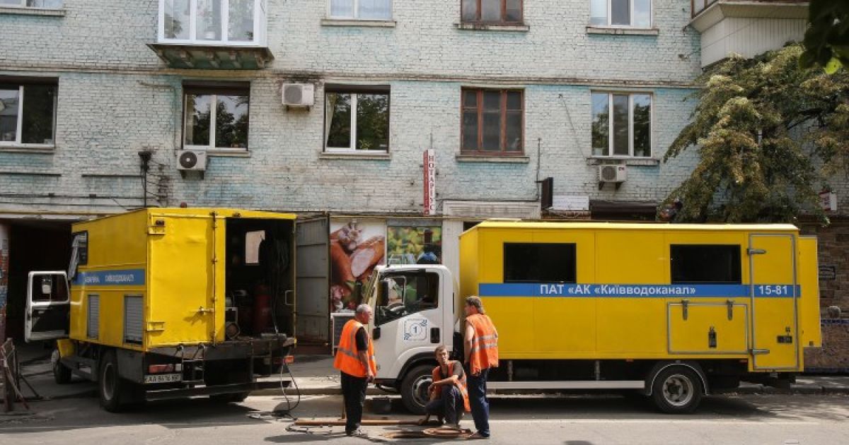 В Киеве одна из ракет РФ попала по территории детсада: повреждена водомагистраль