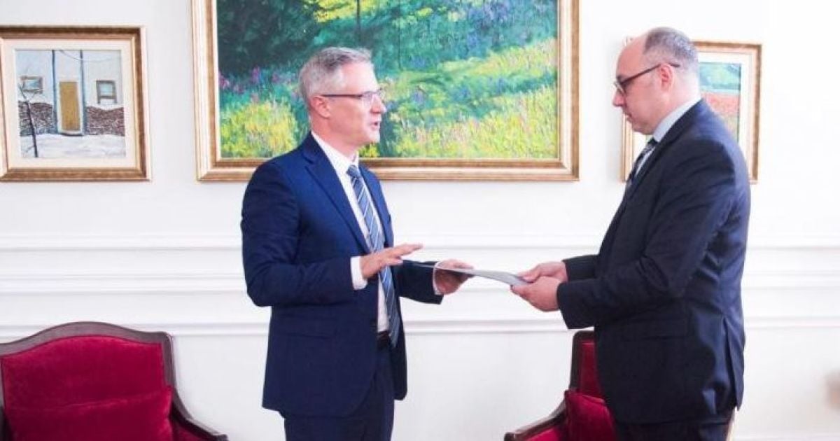 Новий посол Ізраїлю зустрівся із заступником Кулеби і вручив йому копії вірчих грамот (фото)