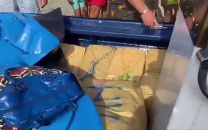 В Іспанії на пляжі відпочивальники затримали наркоторговця: курйозне відео