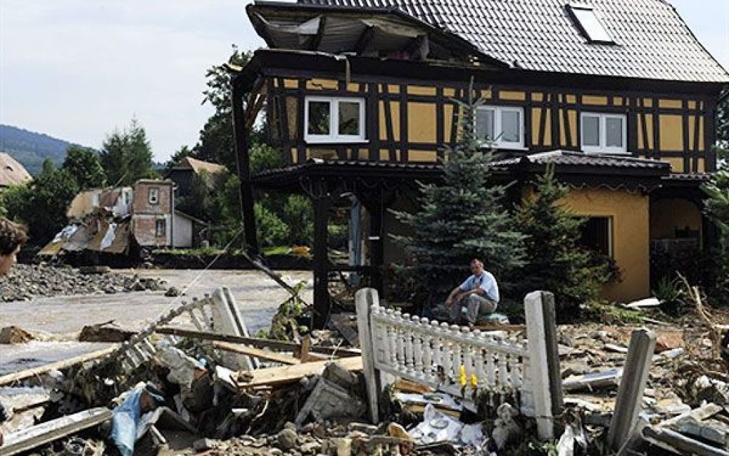Наслідки руйнівної повені у Польщі. Місто Богатінія / © AFP