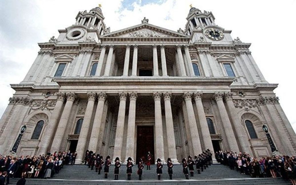 У лондонському Соборі святого Павла відбулась поминальна служба, присвячена Олександру Макквіну. / © 