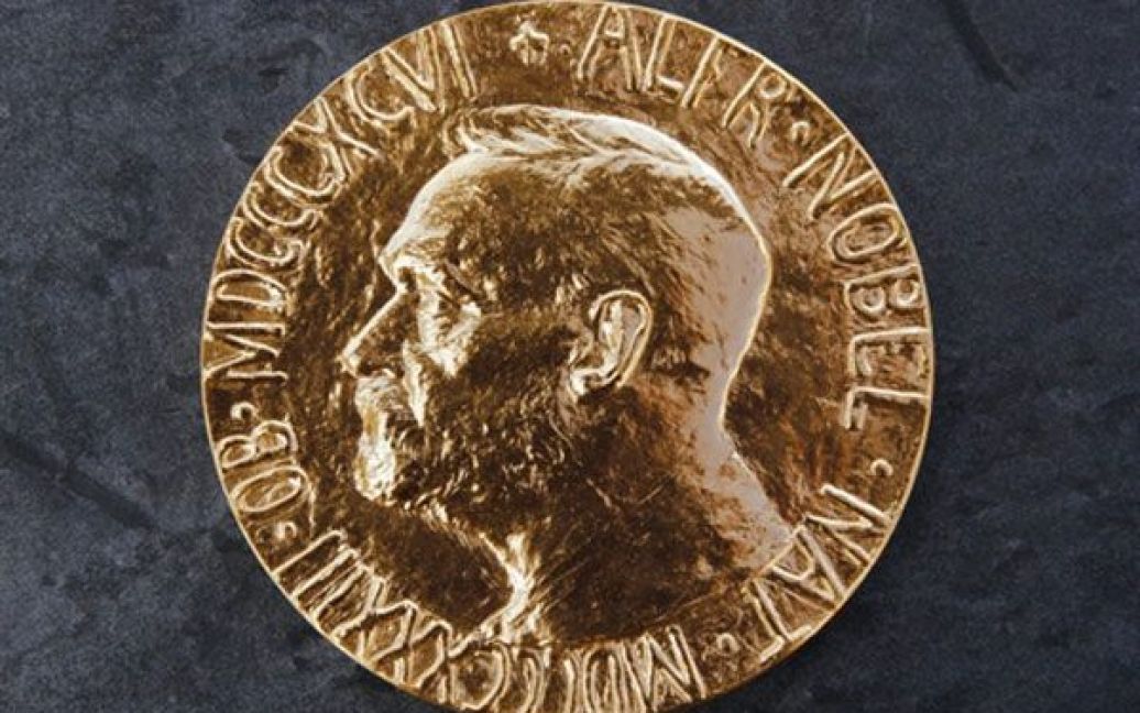 У Швеції завершився 109-й Нобелівський тиждень, під час якого було вручено премії з фізіології і медицини, з літератури, з хімії та з фізики, а також Нобелівську премію миру 2010. / © AFP