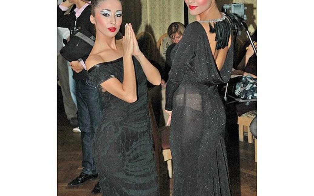 Сестри Завальські одягнулись у японському стилі. / © ТСН.ua