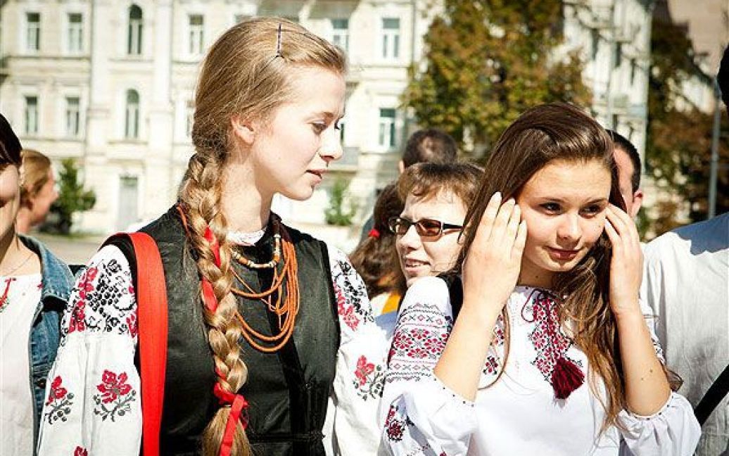 Деякі учасниці прийшли на марш у старовинних вишиванках / © PHL.com.ua