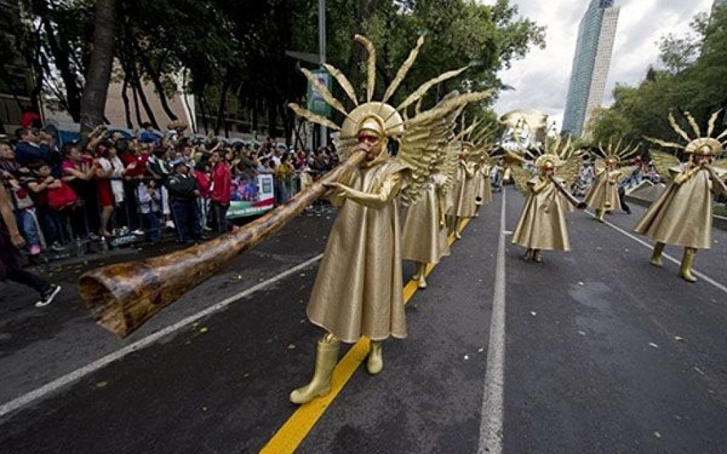 Майже весь центр Мехіко на день святкування зробили пішохідним. / © AFP