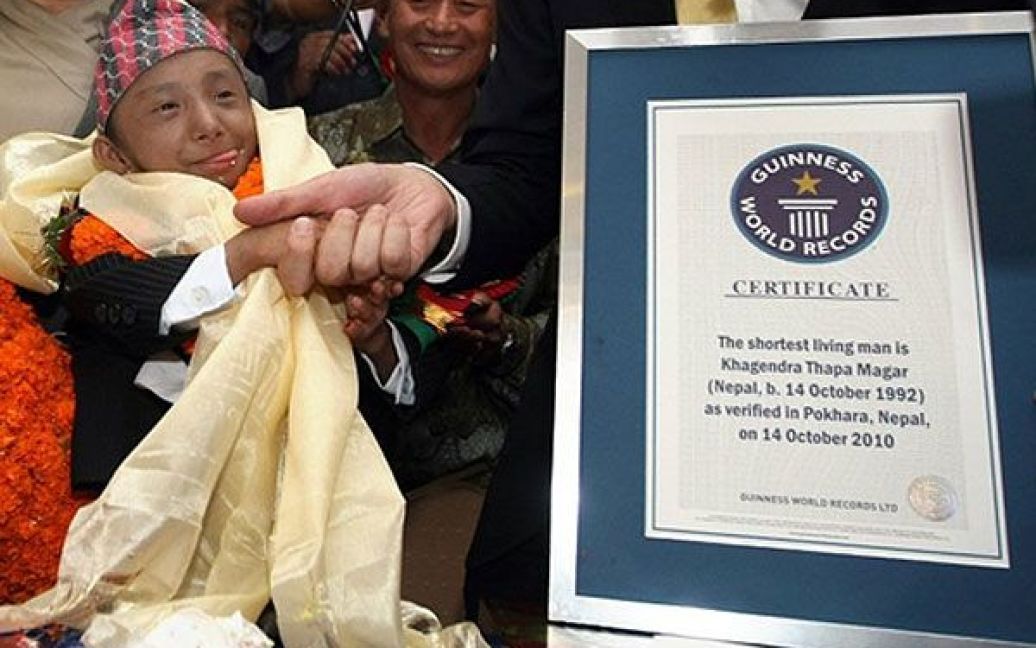 Хагендра Тапа Магар був офіційно визнаний найнижчою людиною в світі. / © AFP