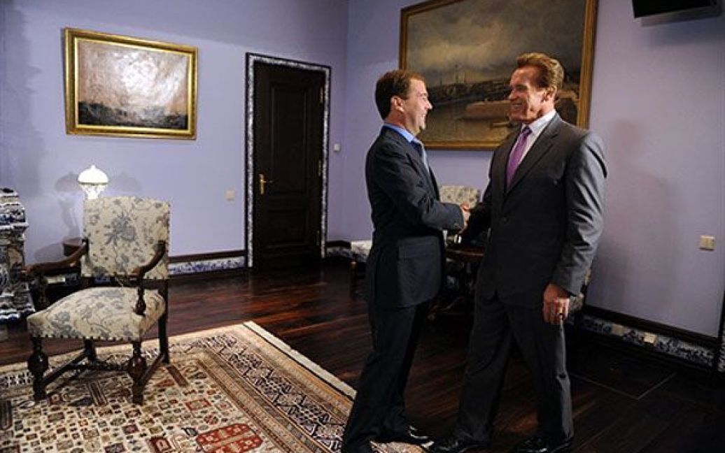 Зустріч президента РФ і губернатора Каліфорнії відбулась у резиденції в Горках. / © AFP