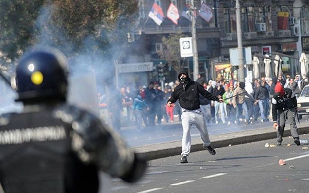 Агресивно налаштовані громадяни атакували поліцейських, які охороняли ходу. / © AFP