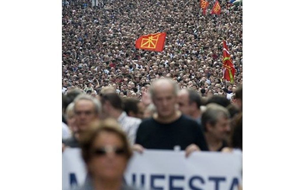 Іспанія, Більбао. Демонстранти баскської націоналістичної політичної партії та члени профспілок пройшли вулицями Більбао з плакатами "Ні забороні демонстрацій. За соціальні, політичні і громадянські права". / © AFP