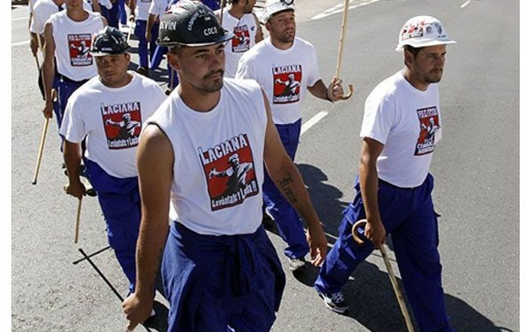 Іспанські шахтарі пройшли маршем протесту більше 200 км до міста Леон, де вони взяли участь у демонстрації. / © AFP