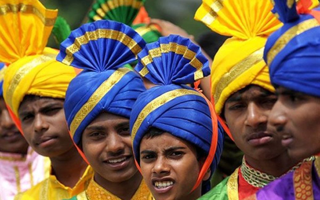 Учні приватної школи з південного штату Карнатака беруть участь в урочистому параді на честь Дня незалежності Індії у Червоному Форті в Нью-Делі / © AFP