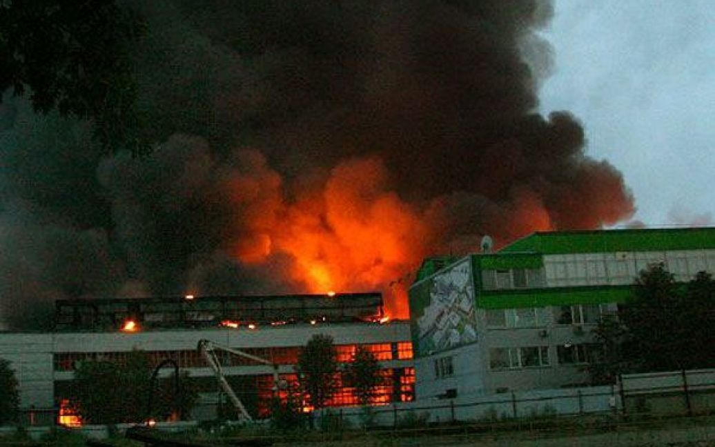 Пожежу на складах було ліквідовано 16 серпня о 5:40 / © УНІАН