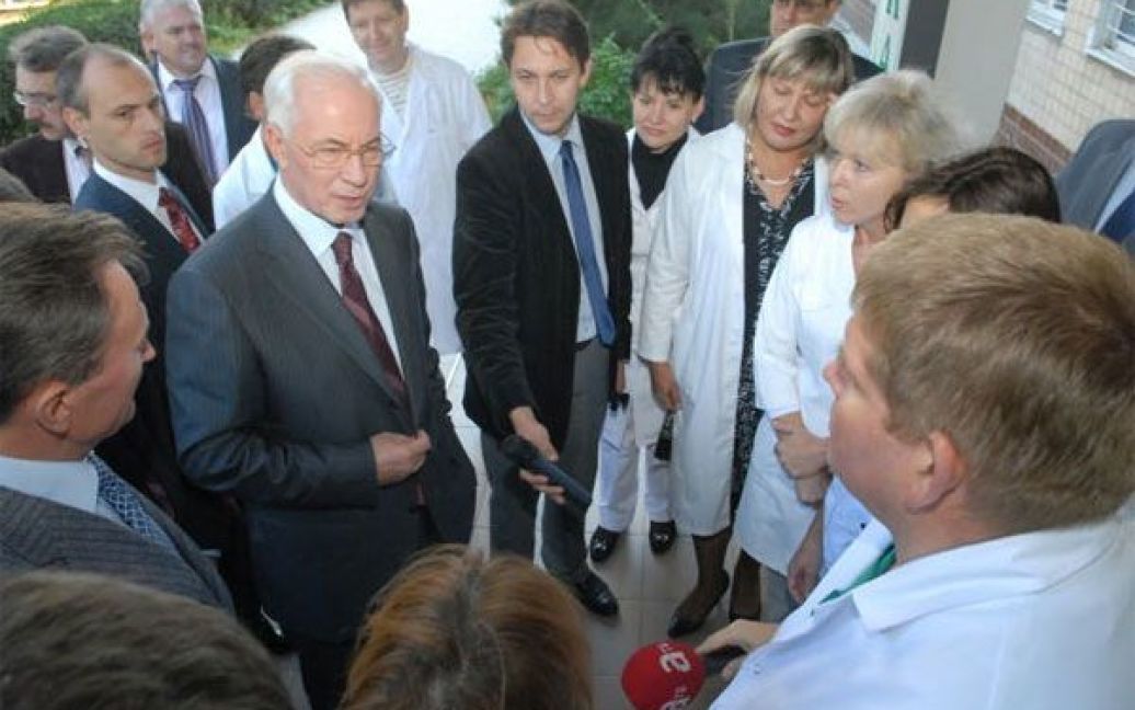 Прем&#039;єр-міністр також відвідав поліклініку Одеського державного медичного університету. Він ознайомився з роботою медичного закладу. / © kmu.gov.ua