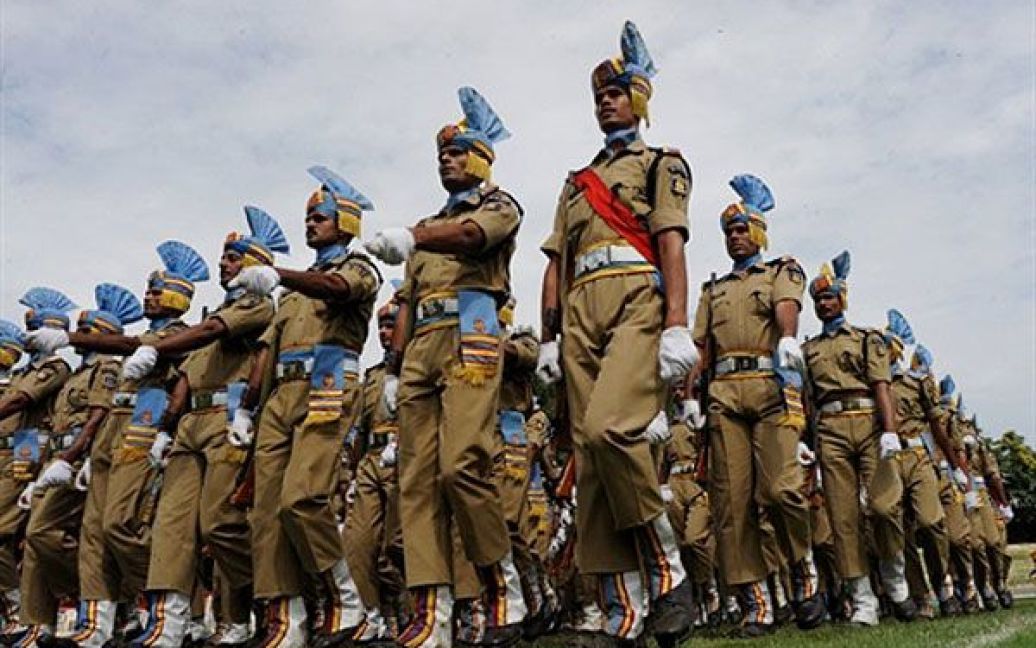 Поліцейський підрозділ під час святкування Дня незалежності Індії у штаті Срінагар. / © AFP