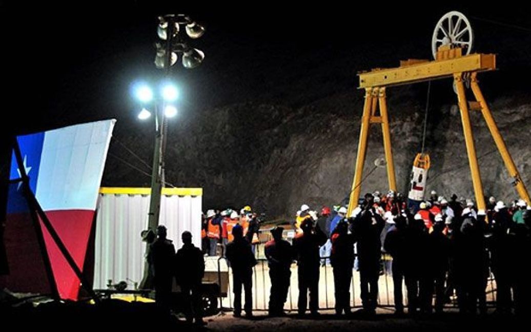 Аварія на глибині 700 метрів на невеликому руднику, розташованому у 50 кілометрах від чилійського міста Копіапо, сталася 5 серпня. / © AFP