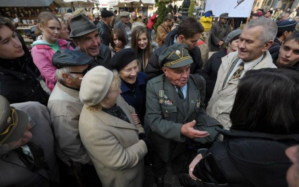Ініціаторами заходу були товариство пошуку жертв війни "Пам&#039;ять" та Центр досліджень визвольного руху. / © gazeta.ua