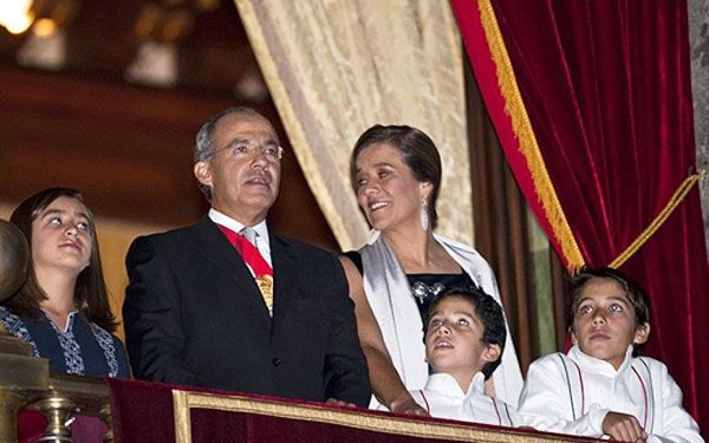 Президент Мексики Феліпе Кальдерон, його дружина Маргарита Завала і їхні діти. / © AFP