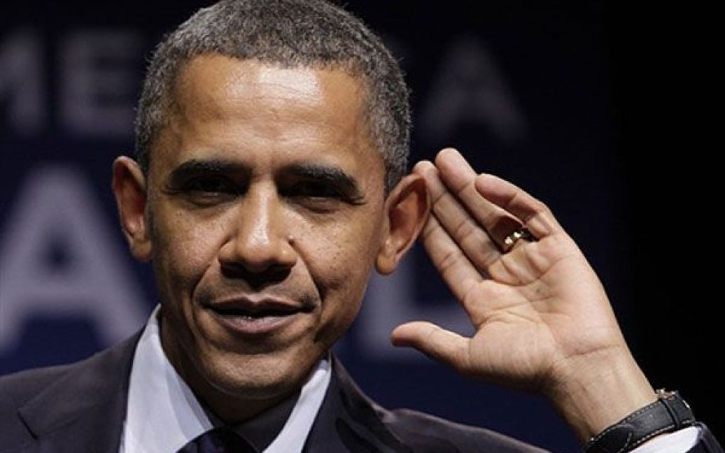 США, Вашингтон. Президент США Барак Обама слухає питання від аудиторії під час виступу на Національному комітеті Демократичної партії у Вашингтоні, округ Колумбія. / © AFP