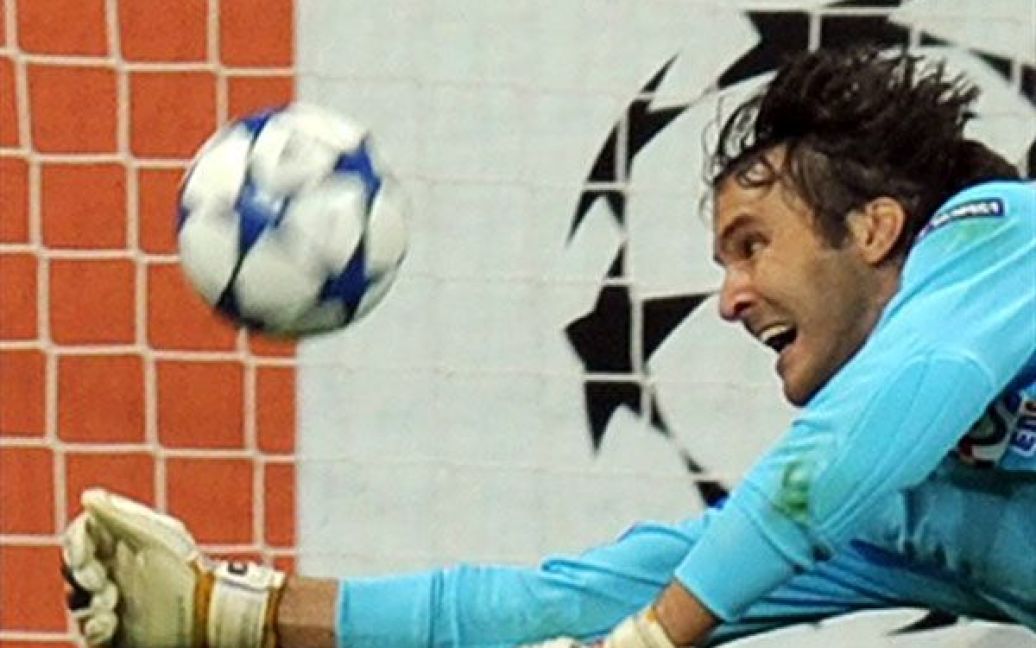У воротаря збірної Сербії Стойковича не було шансів врятувати свою команду. / © AFP