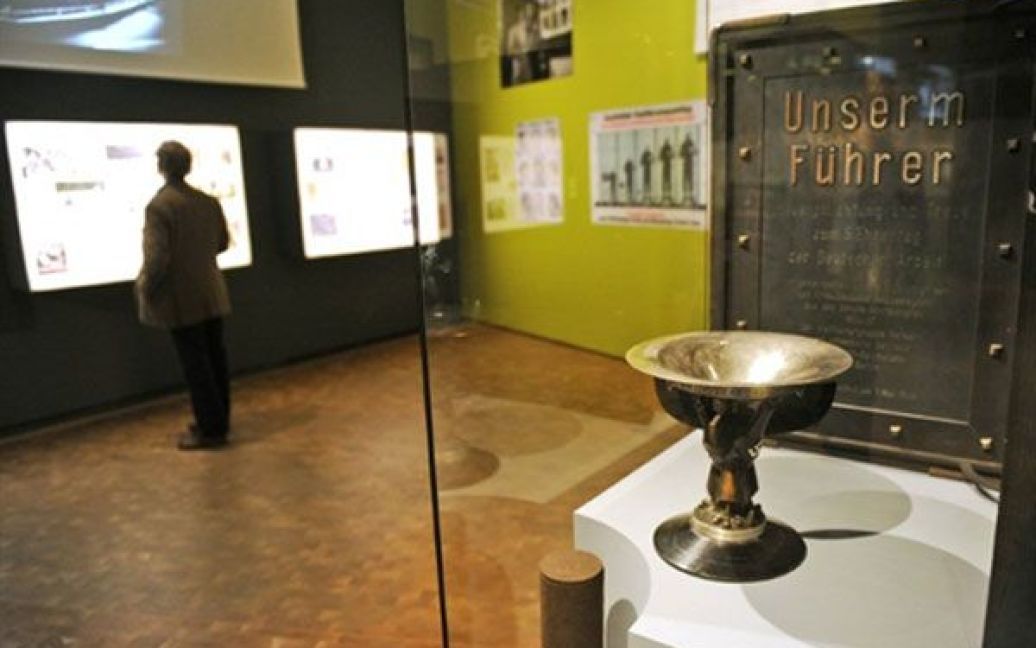 Ідея створення експозиції з&#039;явилася у професора історії Ганса-Ульріха Тамера ще шість років тому. Головне завдання вченого полягало в тому, щоб виставка в жодному разі не була сприйнята як прославлення нацистського лідера. / © AFP