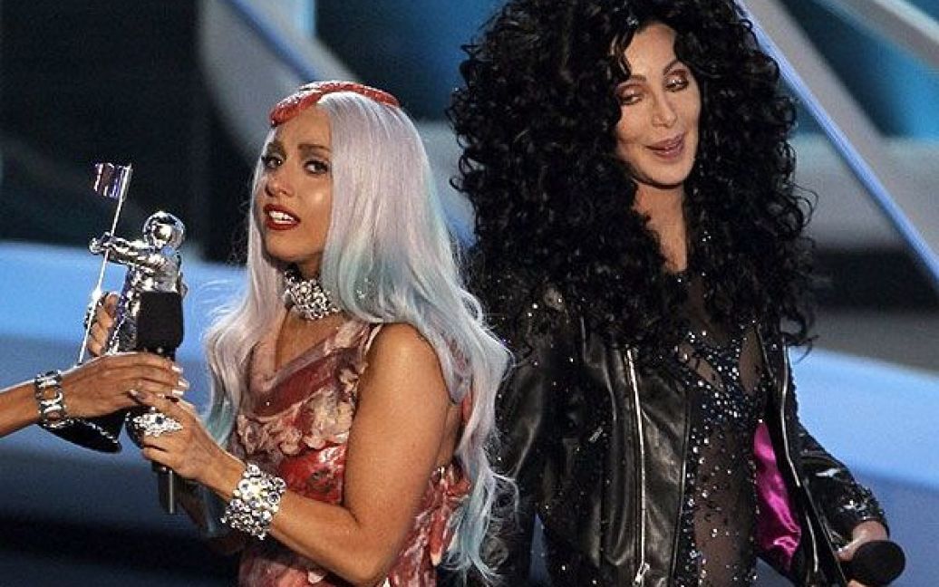 Леді Гага і Шер на церемонії вручення премії MTV Video Music Awards 2010 у Лос-Анджелесі. / © daylife.com