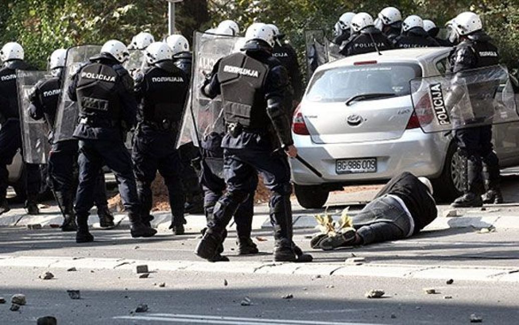Агресивно налаштовані громадяни атакували поліцейських, які охороняли ходу. / © AFP