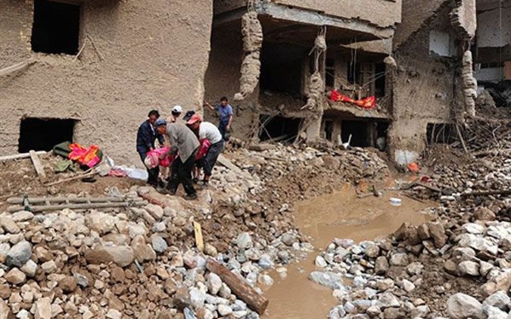 Жертвами руйнівного зсуву у китайськійпровінції Ганьсу стали більше тисячі осіб, більше 600 місцевих жителів вважають зниклими безвісті. / © AFP