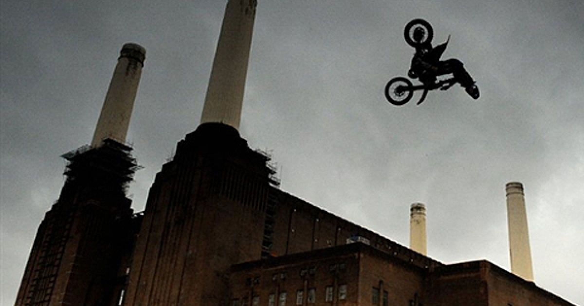 У Лондоні відбувся перший етап змагань Red Bull X-Fighters з мотокросу у Лондоні. Ім&rsquo;я переможця змагань стане відоме після фіналу 14 серпня. / © AFP