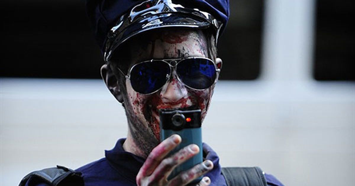 На Манхеттені в Нью-Йорку пройшов щорічний парад зомбі Zombiecon / © AFP