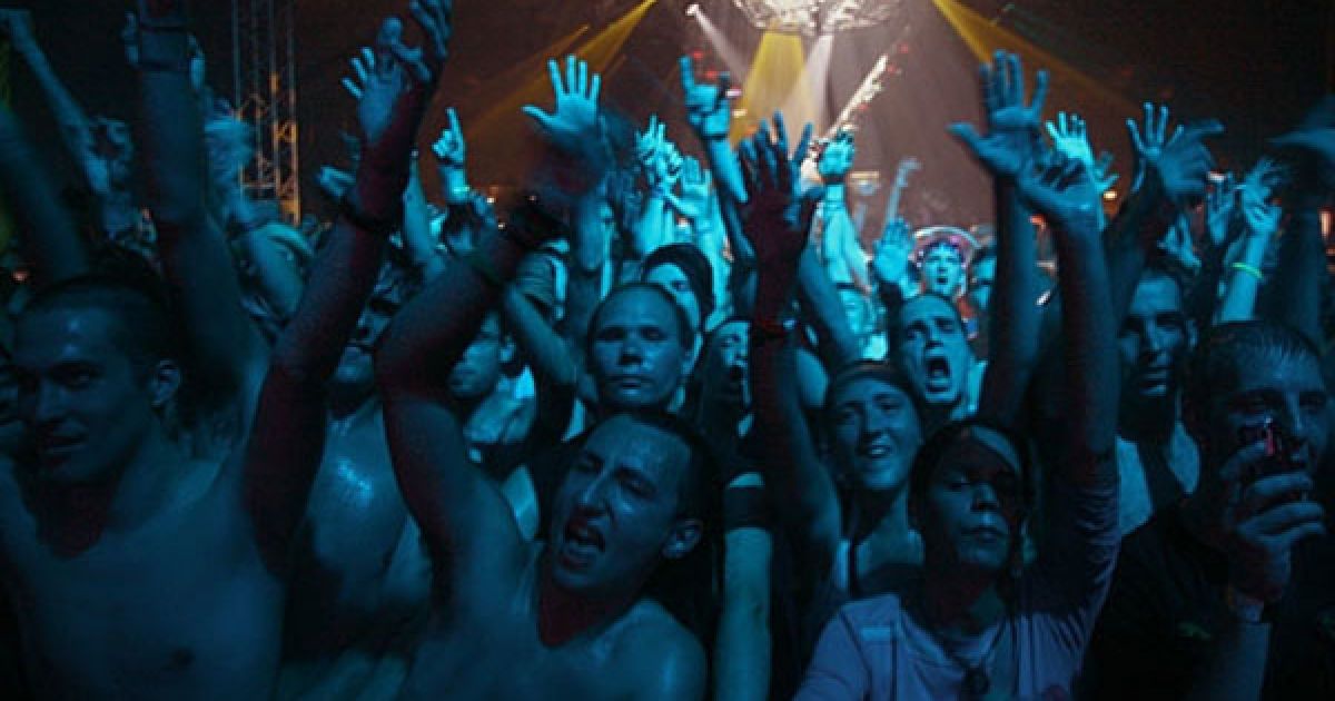 Протягом четвертого дня фестивалю "Sziget-2010" вдбулись виступи легендарного британського гурту "Iron Maiden", співачки Ніни Хаген, гуртів The Cribs, Infected Mushroom, Tankcsapada та інших. / © sziget.hu