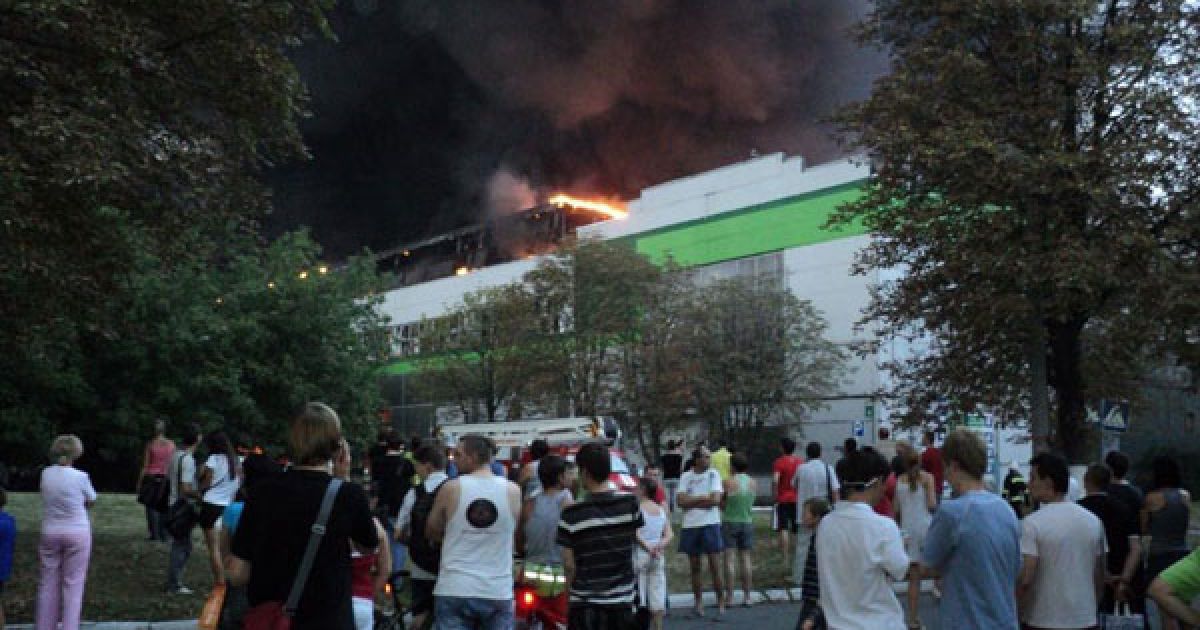 Ліквідувати пожежу вдалось лише через одинадцять годин. / © gazeta.ua