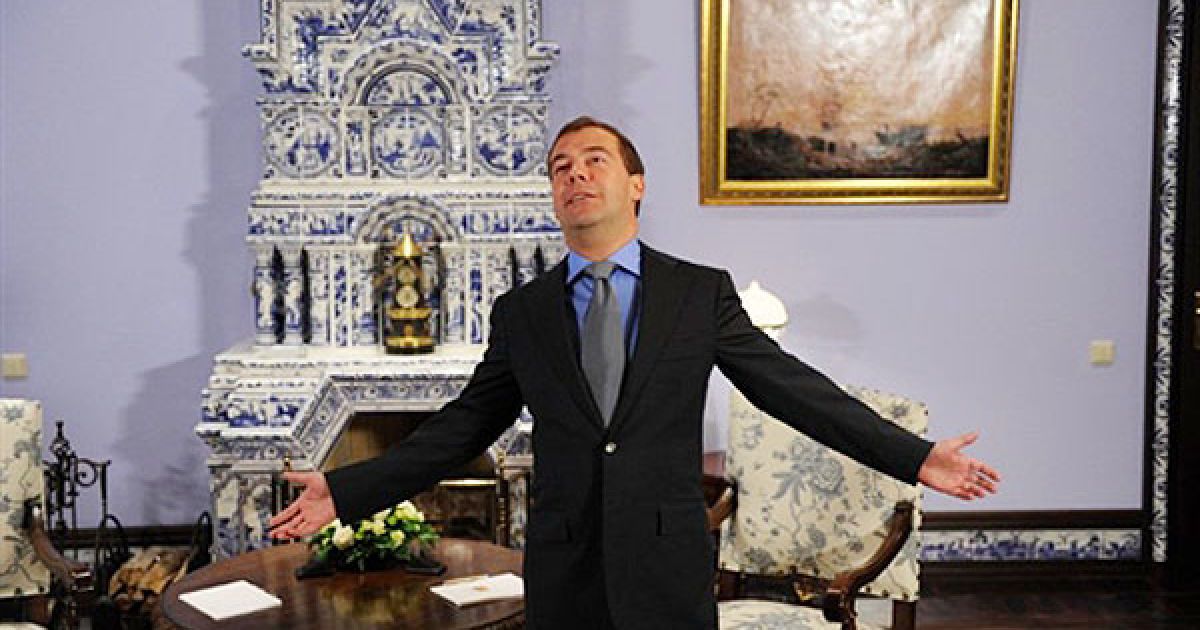 Президент РФ Дмитро Мєдвєдєв зустрів губернатора Каліфорнії Арнольда Шварценеггера у своїй резиденції в Горках / © AFP