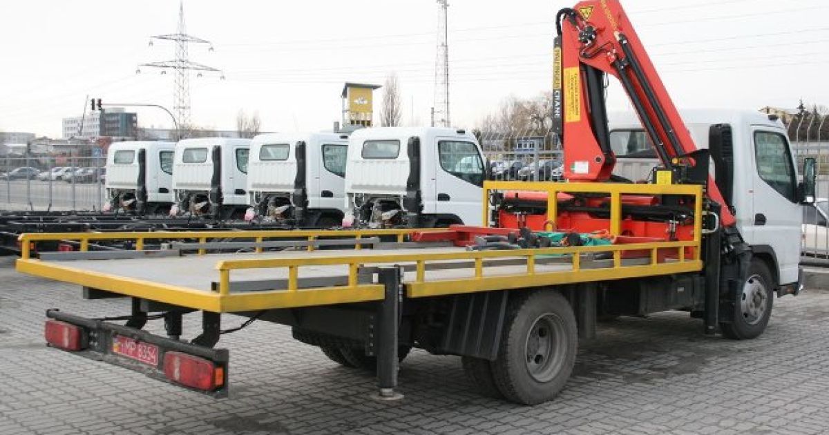 Комунальники розчищали столичні вулиці від снігу та автомобілів