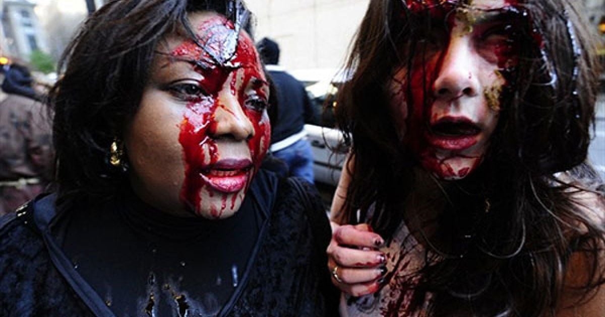 На Манхеттені в Нью-Йорку пройшов щорічний парад зомбі Zombiecon / © AFP