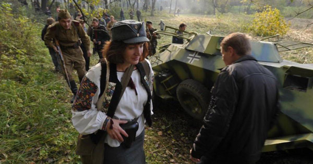 У рамках заходу "Повстанці з минулого" спершу відбувся бій між солдатами радянської армії та німецької, а потім упівці воювали з радянськими бійцями. / © gazeta.ua