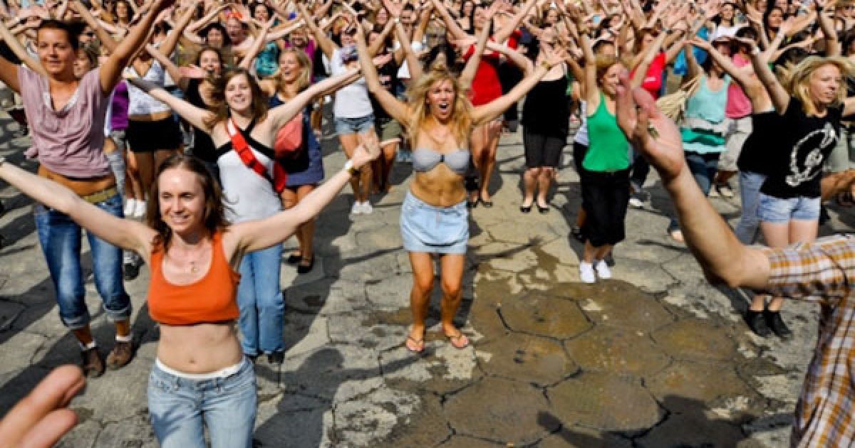 Протягом четвертого дня фестивалю "Sziget-2010" вдбулись виступи легендарного британського гурту "Iron Maiden", співачки Ніни Хаген, гуртів The Cribs, Infected Mushroom, Tankcsapada та інших. / © sziget.hu