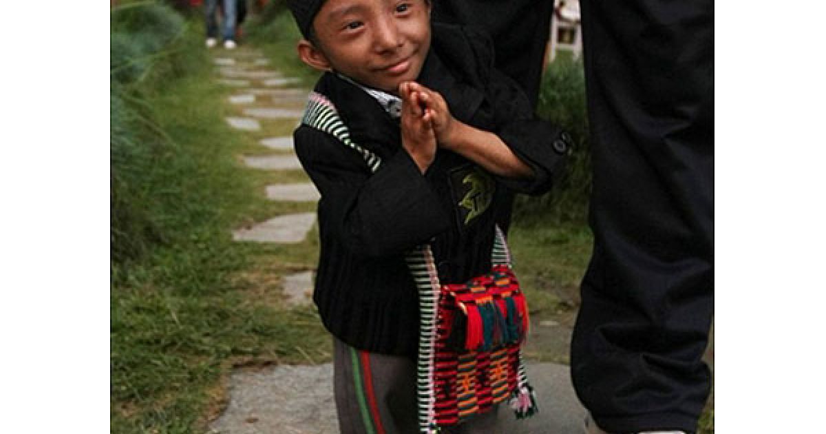 Зріст 18-річного Хагендри Тапа Магара складає усього 67,08 сантиметрів, а вага - 5,5 кг. / © AFP