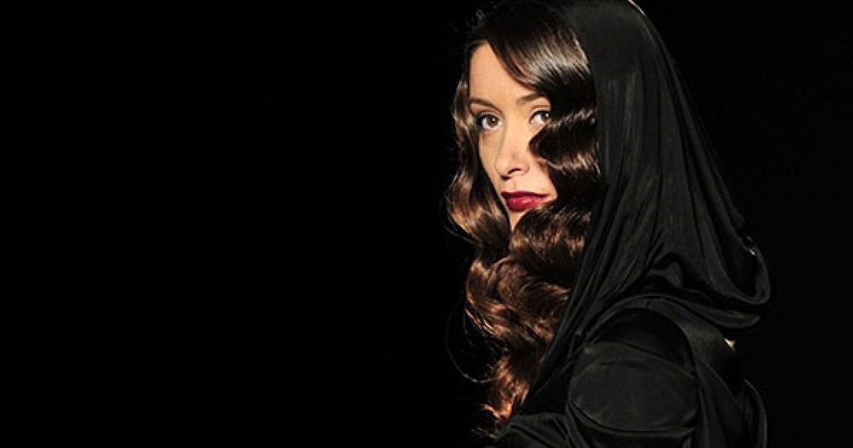 Греція, Афіни. Модель демонструє одяг від дизайнера Каті Хейнделс під час Тижня моди у Афінах. / © AFP