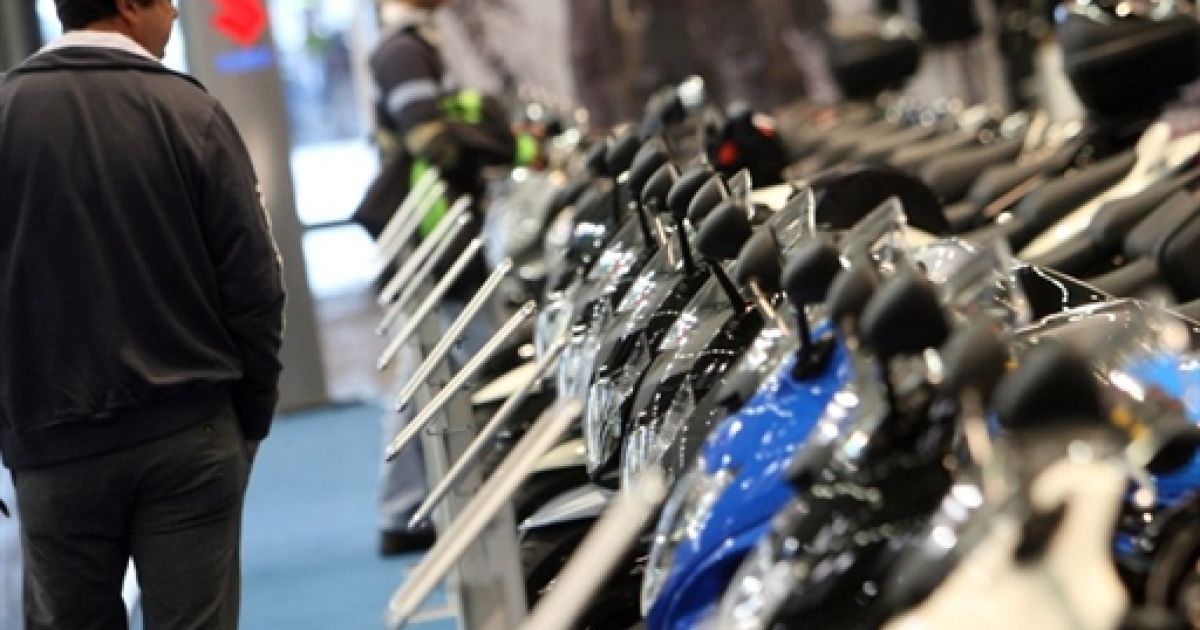 Найбільша у світі мотовиставка Intermot, яка проходить у Кельні (Німеччина), цього року зібрала більше тисячі фірм з 40 країн, які представляють мотоцикли, квадроцикли, трайки, скутери тощо.