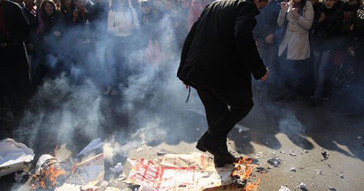 У Києві, Харкові, Львові, Житомирі, Рівному і Симферополі пройшли кількатисячні студентські акції протесту проти постанови Кабінету Міністрів №796, яка вводить додаткові платні послуги в університетах. / © УНІАН