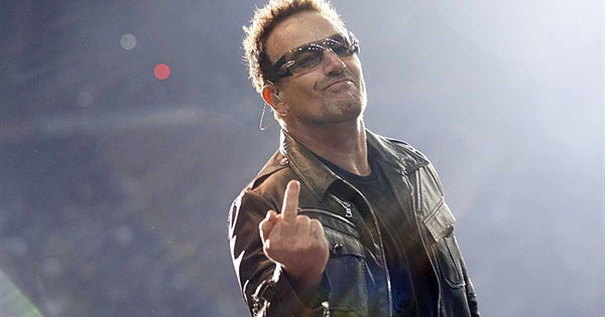 Франція, Сен-Дені. Лідер ірландського гурту U2 Боно виступає на сцені Стад де Франс у Сен-Дені під час світового турне "360&deg;". / © AFP