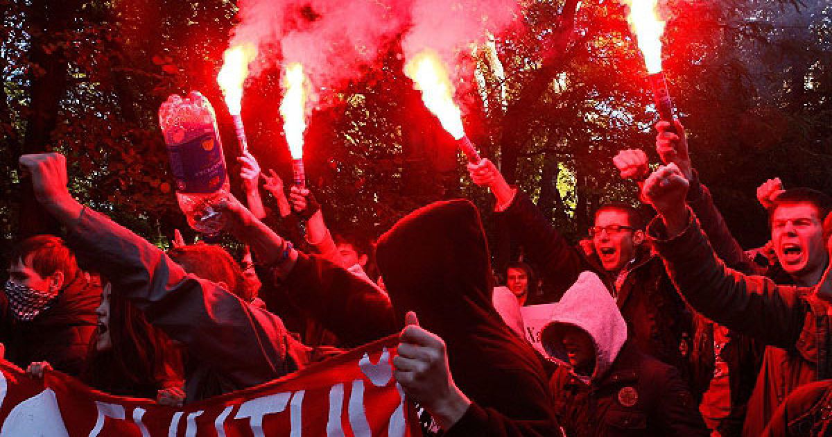 Учасники акції протесту пройшли від станції метро "Арсенальна" до будівлі Кабміну. / © Украинское Фото