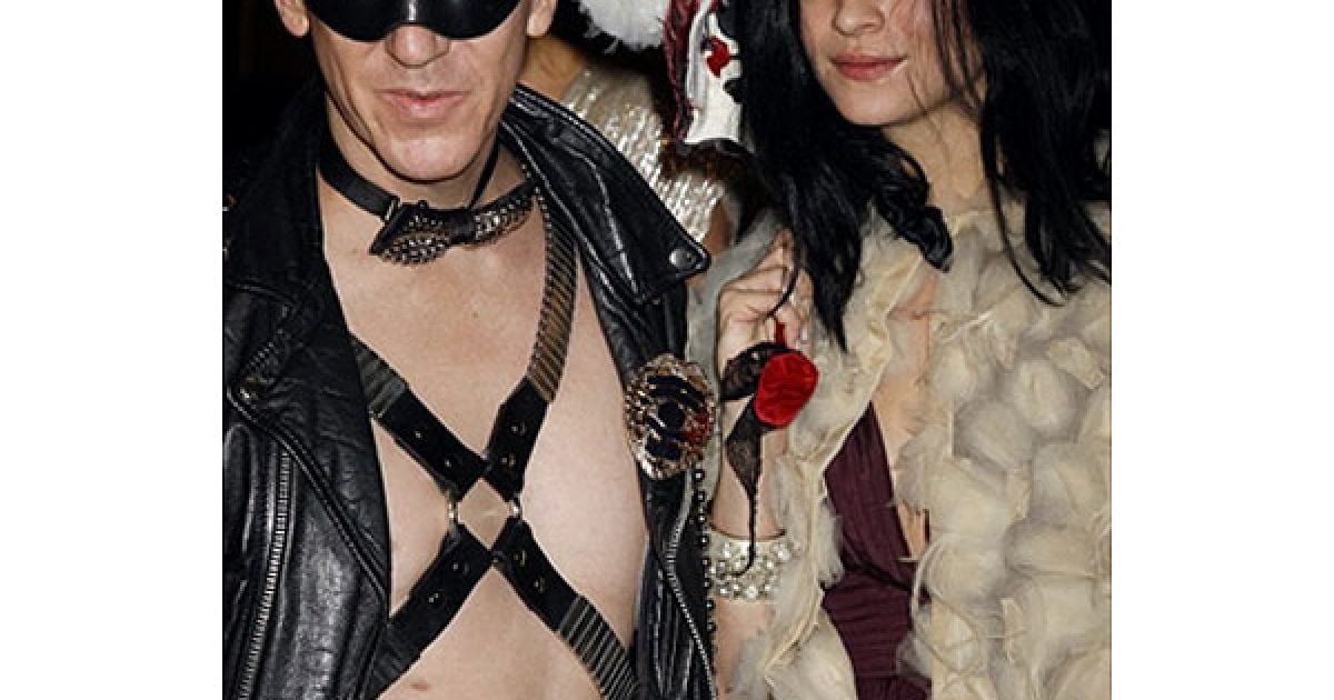 Американський дизайнер Джеремі Скотт і американська модель і DJ Лей Лежарк