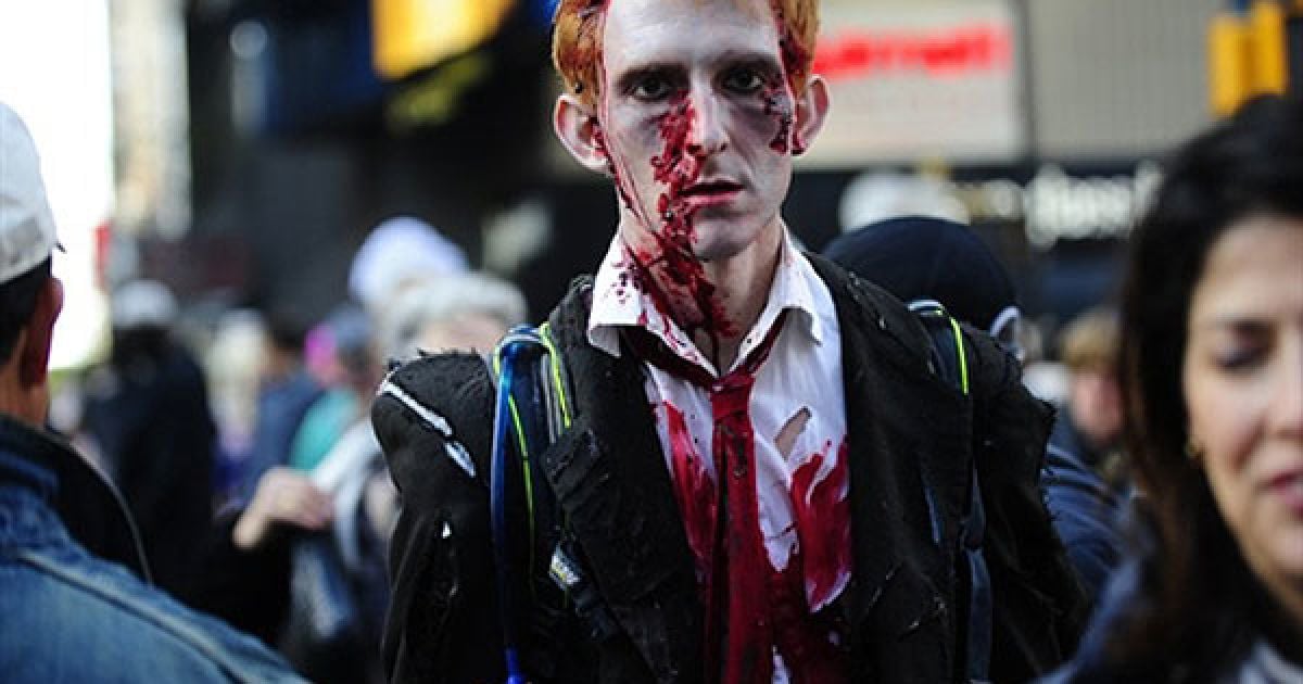 На Манхеттені в Нью-Йорку пройшов щорічний парад зомбі Zombiecon / © AFP