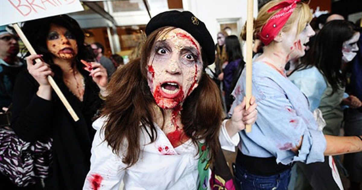 На Манхеттені в Нью-Йорку пройшов щорічний парад зомбі Zombiecon / © AFP