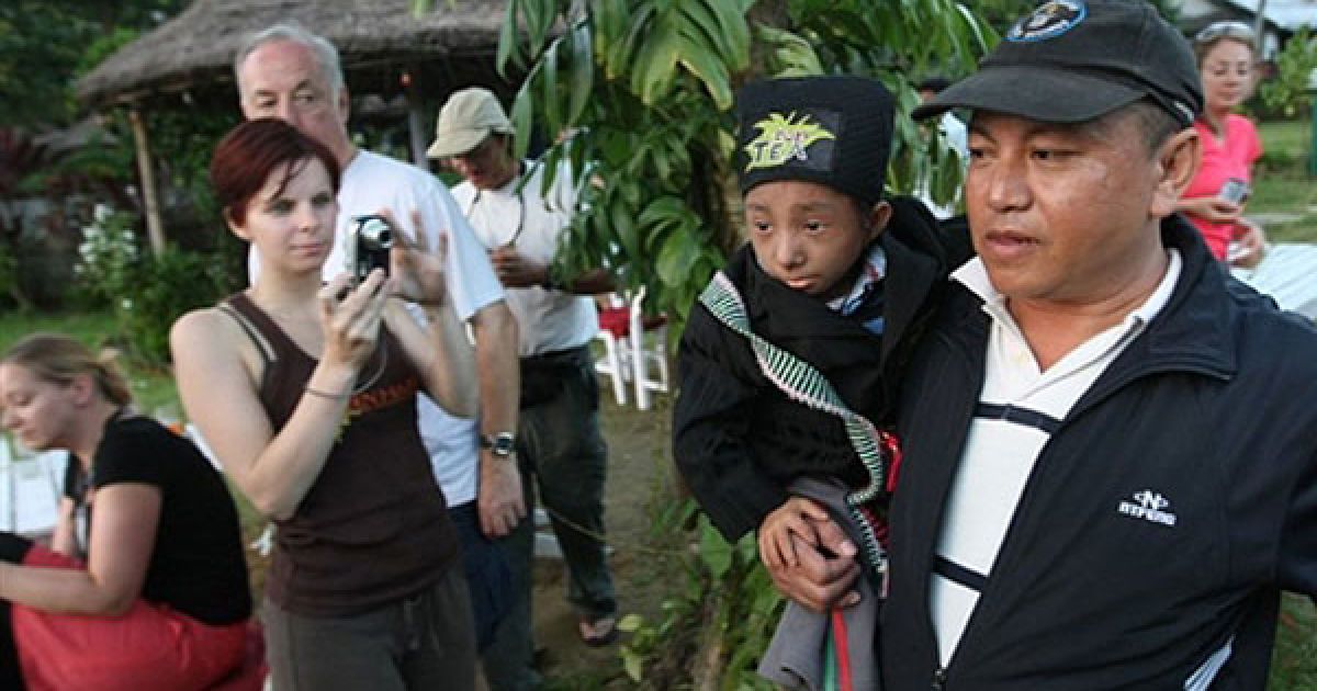 Він з нетерпінням чекав повноліття, коли його визнали найменшою людиною в світі. / © AFP