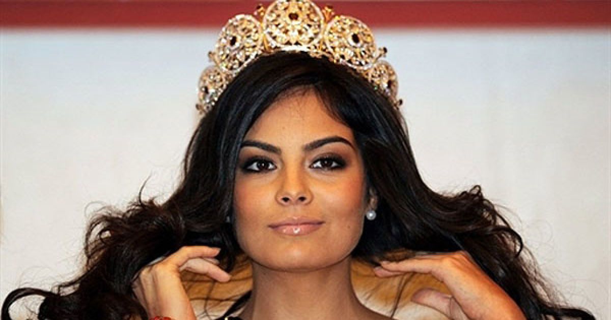 Індонезія, Джакарта. Міс Всесвіт 2010, мексиканка Хімена Наваррете бере участь у прес-конференції в Джакарті. Нещодавно коронована Хімена Наваррете прибула до країни на конкурс краси &ldquo;Міс Індонезії&rdquo;. / © AFP