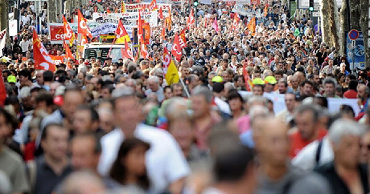 Ліон. Франція піднялася на загальнонаціональну акцію протесту проти планів президента Ніколя Саркозі підвищити пенсійний вік з 60 до 62 років. / © AFP