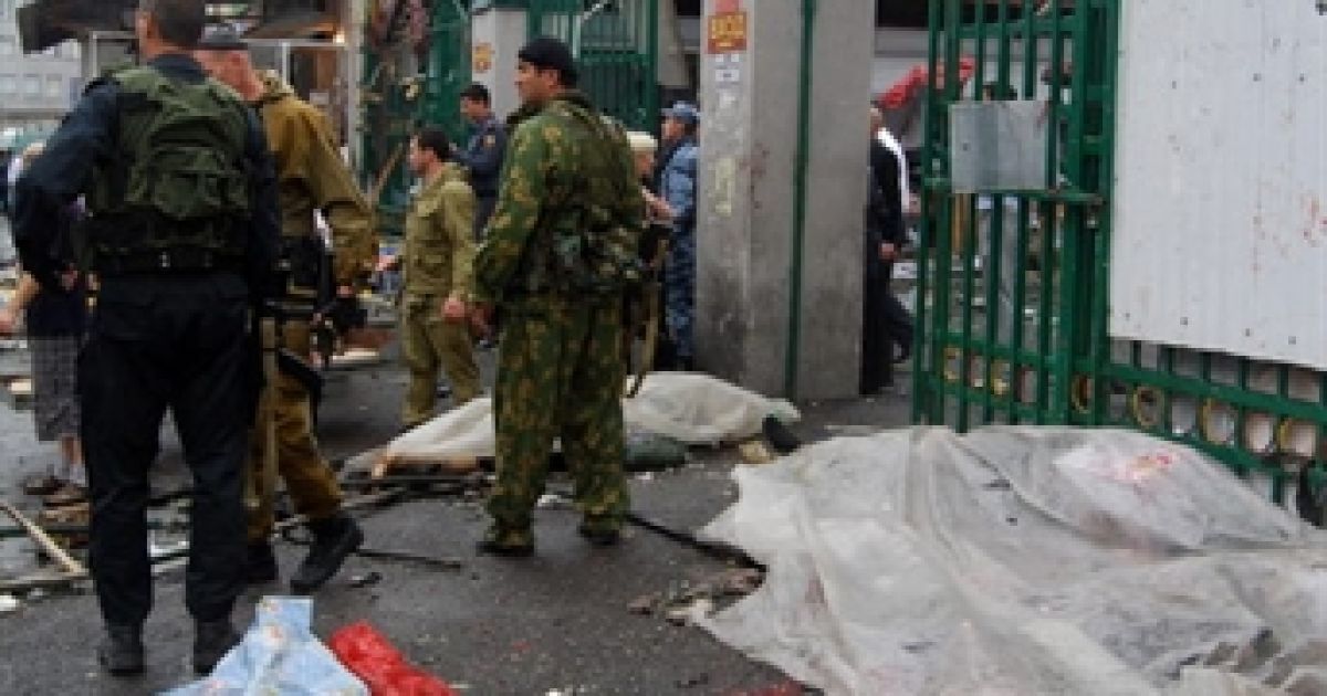 Вибух влаштував терорист-смертник, який підірвав на ринку автомобіль "Волга", начинений, за попередніми даними, 30-40 кілограмами вибухівки. / © AFP